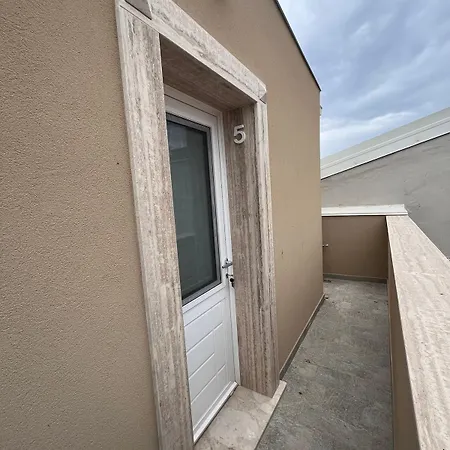 La Perla A Bed & Breakfast