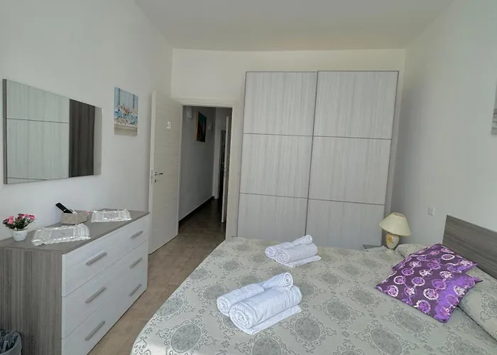La Perla A Bed & Breakfast 4*